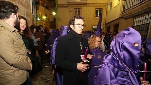 El alcalde de Cádiz, José María González «Kichi», durante la Semana Santa