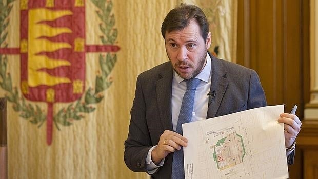 Óscar Puente, en un acto en el Ayuntamiento de Valladolid