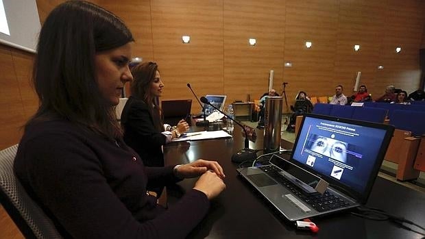 Un Centro de Discapacidad de León prueba sistema de uso del ordenador con mirada