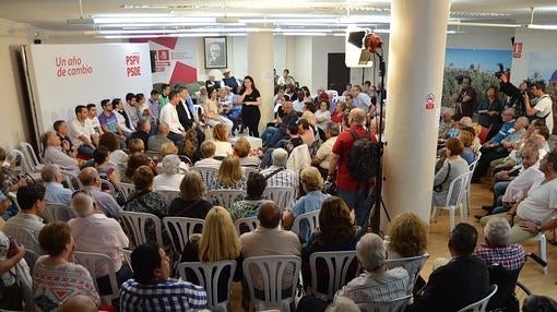 Puig y González congregaron a algo más de cien asistentes en su acto en Elche