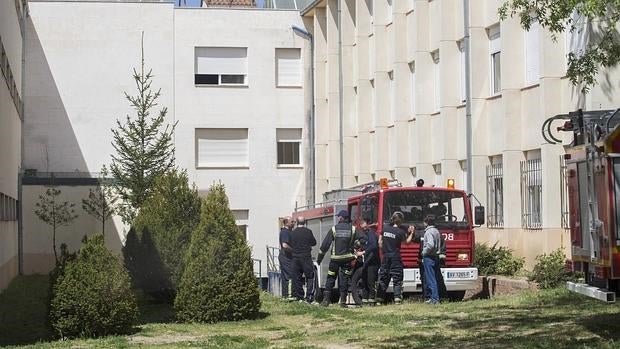 Bomberos en el instituto de Ávila