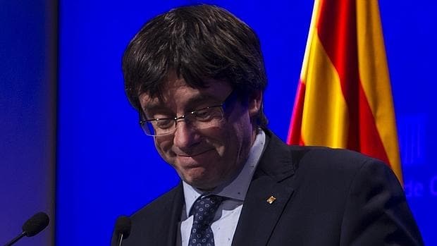 Puigdemont quiere que el Estado cargue cada vez con más deuda de la Generalitat