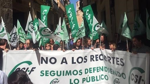 El sindicato CSIF se ha concentrado este jueves ante Hacienda