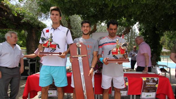 Pablo Vivero, Emilio Cid y Quino Muñoz, son sus trofeos