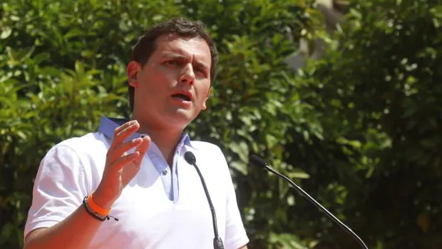 Rivera aboga en Mallorca por convertir el turismo en política de Estado
