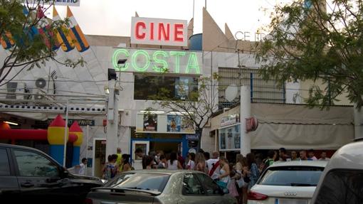 Los mejores cines de verano para ver las películas bajo un techo de estrellas en la provincia de Alicante