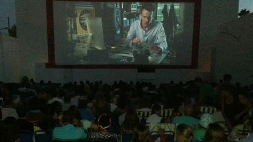 Los mejores cines de verano para ver las películas bajo un techo de estrellas en la provincia de Alicante