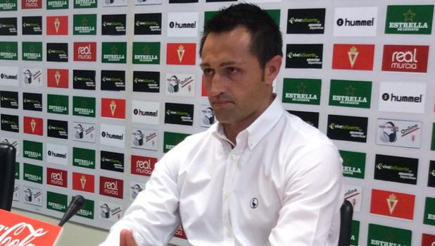 Jose Manuel Aira durante su periodo como entrenador del Real Murcia