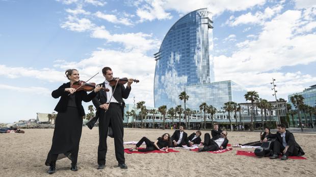 La OBC vuelve a la playa de la Barceloneta con un concierto gratuito