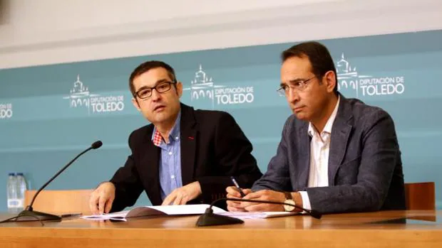 Fernando Muñoz y Santiago García, durante la rueda de prensa
