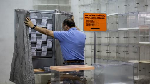 Imagen tomada este jueves del almacén electoral