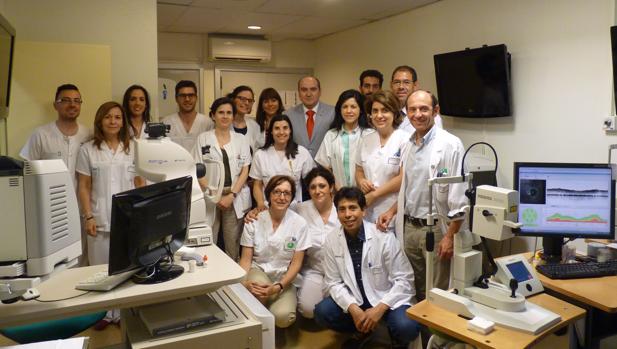 El equipo de oftalmólogos del Hospital Mancha Centro de Alcázar de San Juan