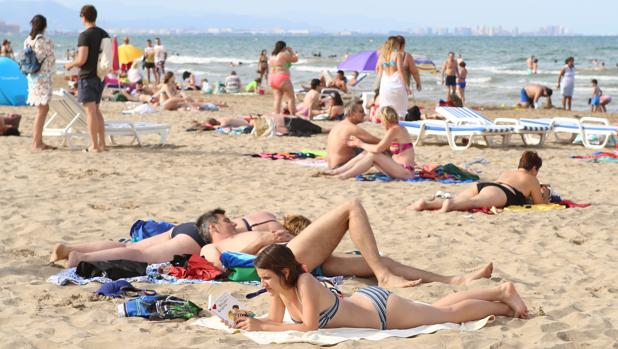 Imagen de la playa de la Malvarrosa