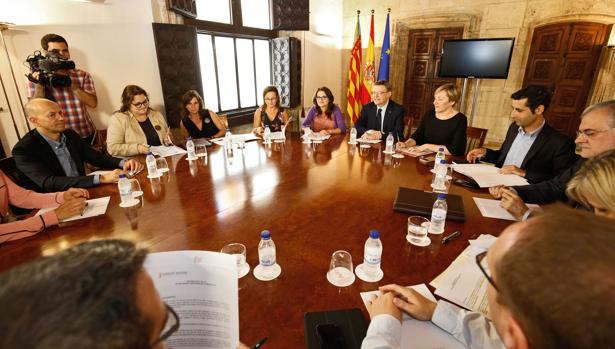 Imagen de la reunión del consejo asesor con los miembros del Consell