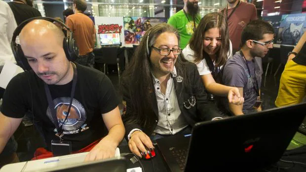 El diseñador John Romero (saga 'Doom'), charlahoy en Gamelab con los asistentes.