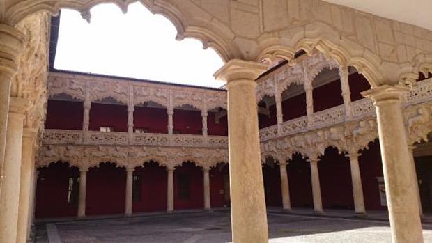 Patio de los Leones del Palacio del Infantado de Guadalajara