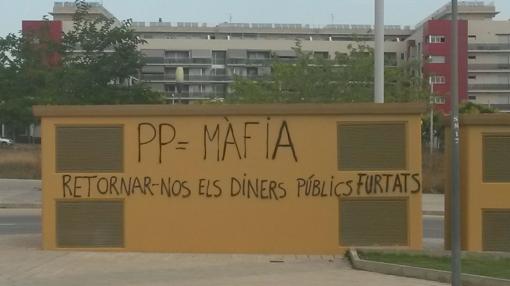 Imagen de una de las pintadas denunciadas por el PP