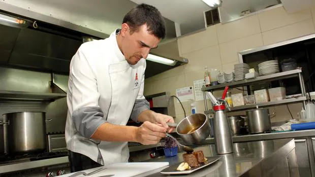 Jesús Ángel Rodríguez, jefe de cocina del restaurante «Alfileritos 24»