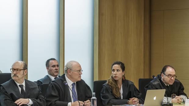 Las defensas piden la libertad para Triana y Raquel Gago