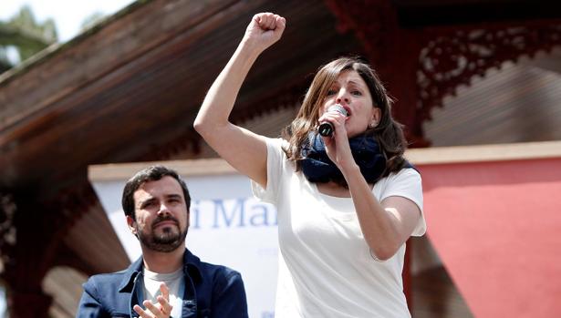 Yolanda Díaz, en un mitin junto a Alberto Garzón