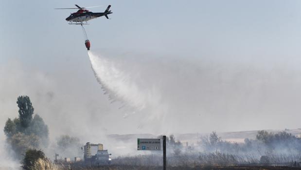 El incendio ha calcinado varias hectáreas en Fuente de Nava