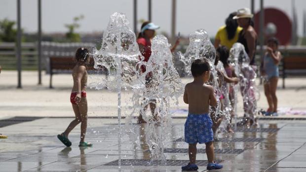 Consejos para sobrellevar la ola de calor en Madrid