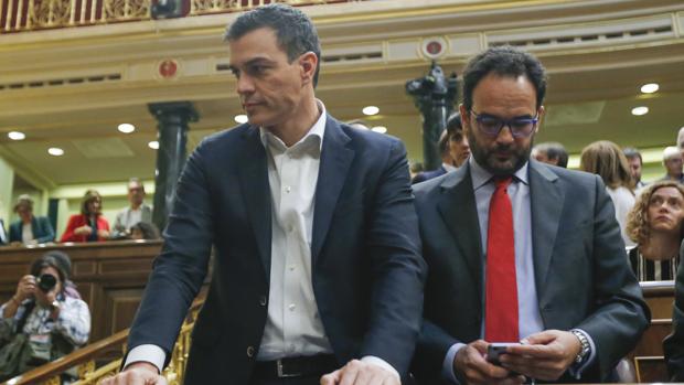 Pedro Sánchez y Antonio Hernando, en una imagen de archivo