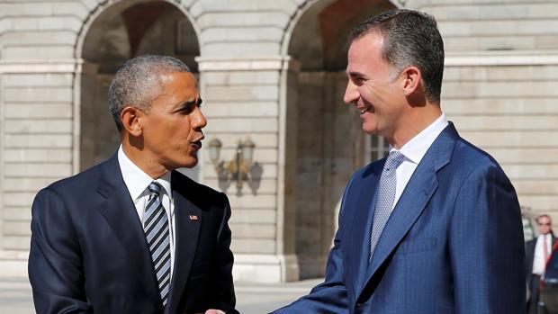 El presidente de los Estados Unidos, Barack Obama, recibido por el Rey Don Felipe