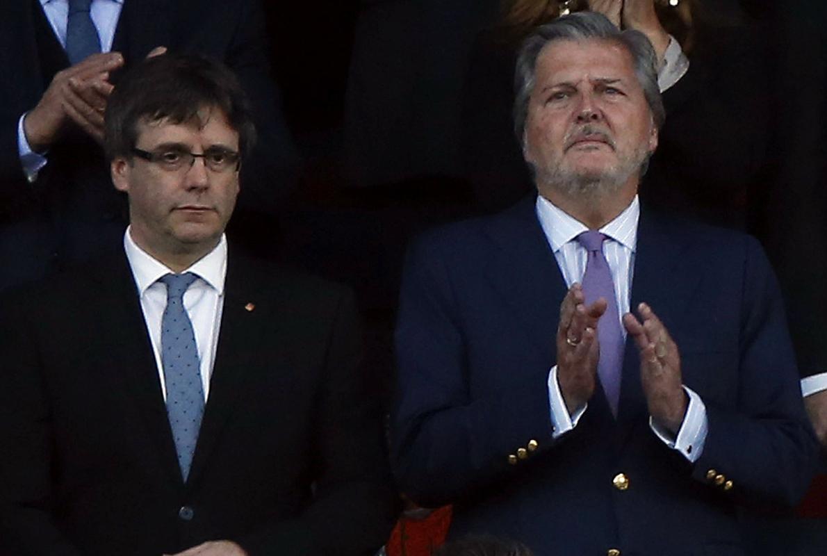 El presidente de la Generalitat, junto al ministro de Cultura, Íñigo Méndez de Vigo