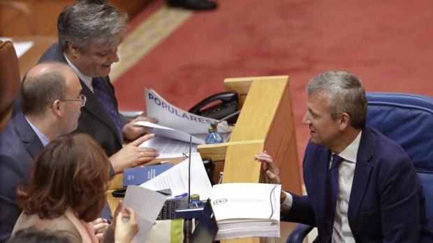 Tellado, Puy y Rueda, esta mañana durante el pleno del Parlamento gallego