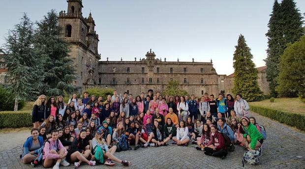 El grupo de jóvenes durante el recorrido