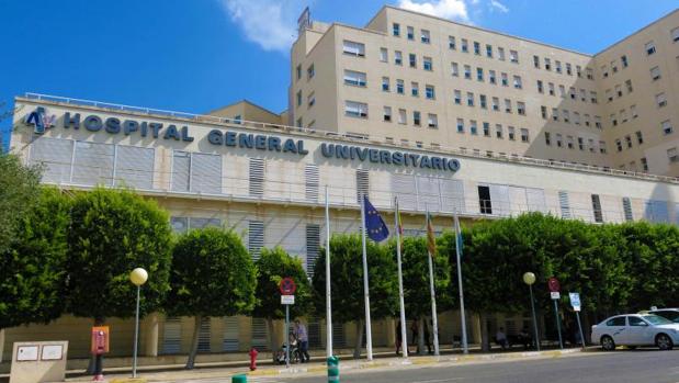 Fachada del Hospital General de Alicante, donde ingresó la anciana atropellada