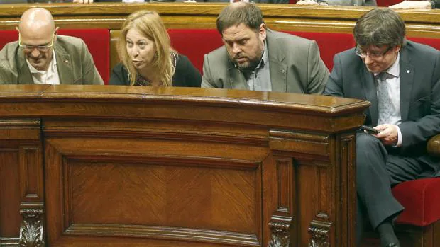 Romeva, Munté, Junqueras y Puigdemont, en el Parlament