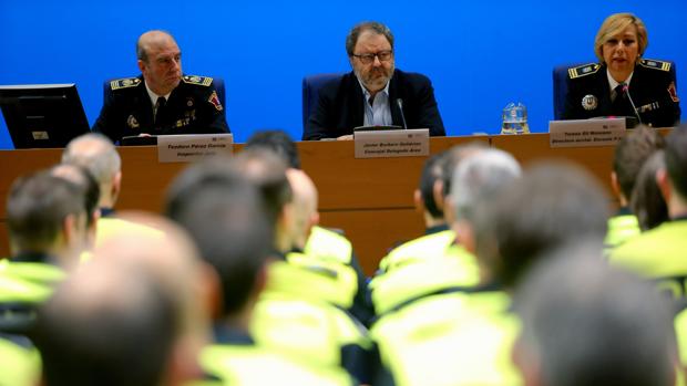 El concejal de Seguridad, Javier Barbero, en la inauguración de un curso de formación de la Policia Municipal