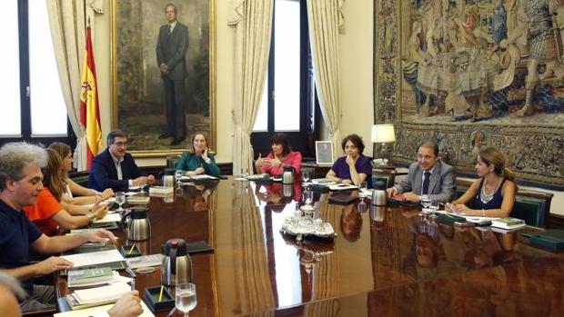 Primera reunión de la Mesa de la Cámara de la XII legislatura