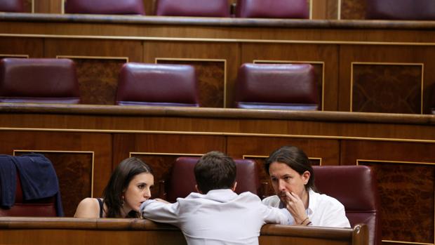 Irene Montero, Íñigo Errejón y Pablo Iglesias en el Congreso