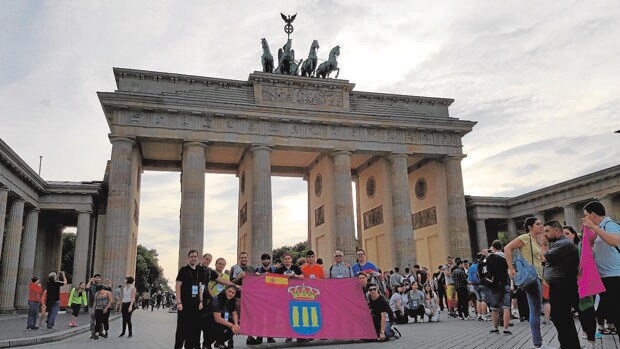 Desde Ciudad Rodrigo un grupo de jóvenes hace una parada en Berlín