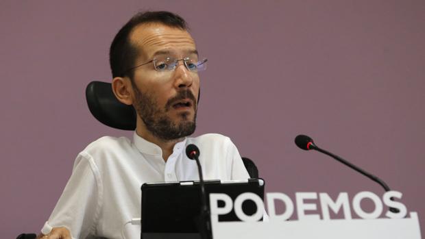 Albano Dante Fachín, el candidato menos oficialista, será el secretario general de Podemos Cataluña