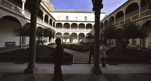 Claustro del museo de Santa Cruz