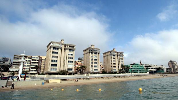 Imagen de archivo de la playa Arenales del Sol en Elche (Alicante)