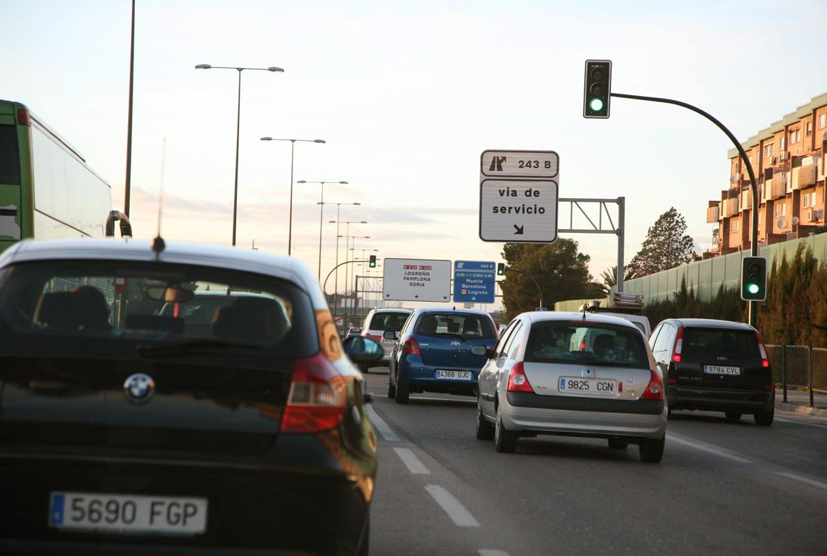 Este fin de semana coinciden en las carreteras los que inician sus vacaciones y los que vuelven de regreso