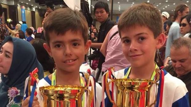 Dos niños españoles de diez años se proclaman campeones del mundo de Cálculo con Ábaco