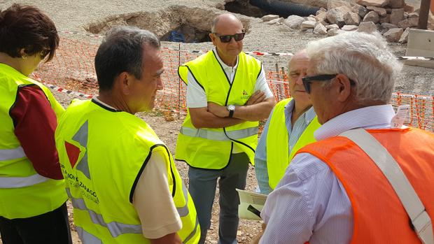 «Atacan» con 920 toneladas de roca la sima que atenaza a Alcalá de Ebro