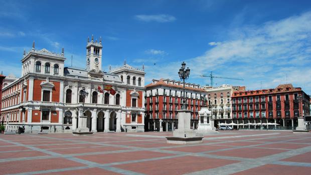 Así luce la Plaza Mayor de Valladolid en estos días de verano