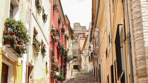 Una calle del casco antiguo de Biar.