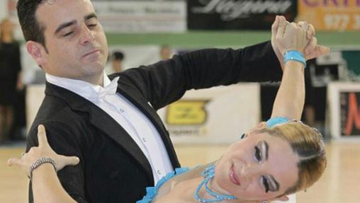 Una pareja participante en el curso del Club de Baile Costa Blanca.