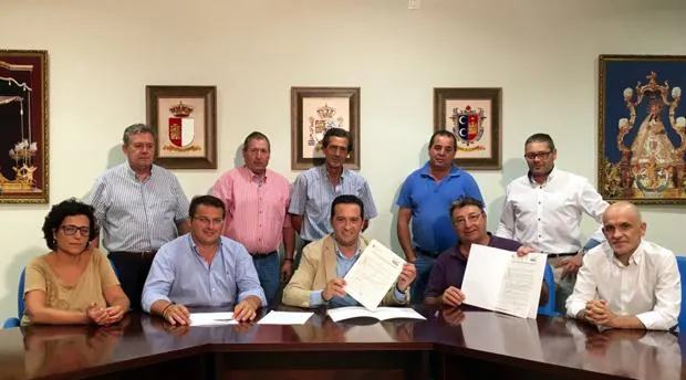 El alcalde de Campo de Criptana y el presidente de la Sociedad de Cazadores han firmado el convenio