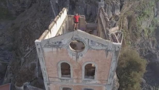 Vídeo: Pasear al borde del vacío en Tenerife y grabarlo en dron para contarlo