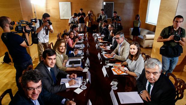 Ciudadanos plantea diez puntos clave en la negociación sin incluir las primarias