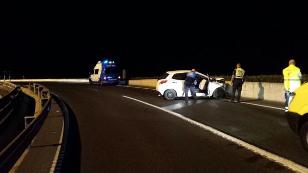 Accidente con heridos, uno de ellos el conductor, bebido, en el túnel de San José de la capital grancanaria